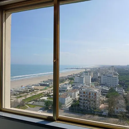 Cv011 - Milano Marittima, Trilocale Fronte Mare Con Vista Esclusiva